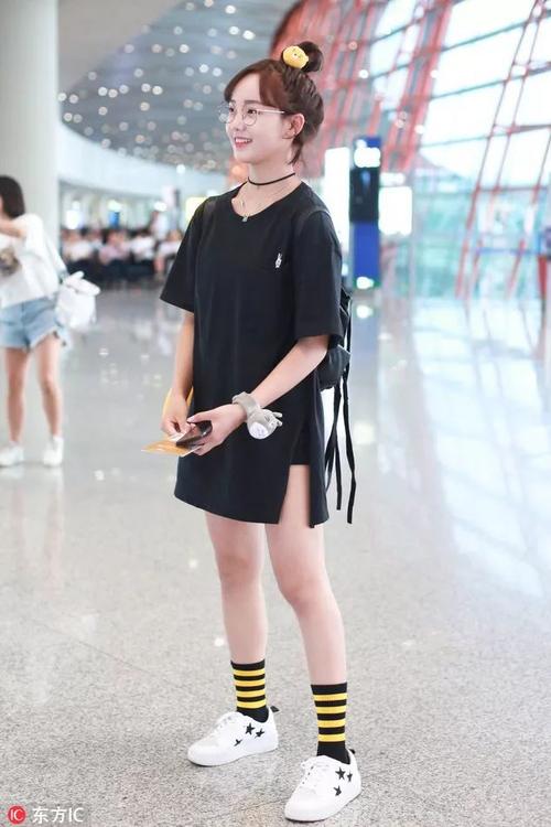 中长跑鞋搭配袜子女生穿，中长跑鞋搭配袜子女生穿好看吗。 中长跑鞋搭配袜子女生穿，中长跑鞋搭配袜子女生穿好看吗。 鞋厂大全
