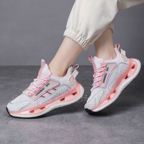 长跑鞋正确穿法图片，长跑鞋正确穿法图片女。 长跑鞋正确穿法图片，长跑鞋正确穿法图片女。 鞋类款式